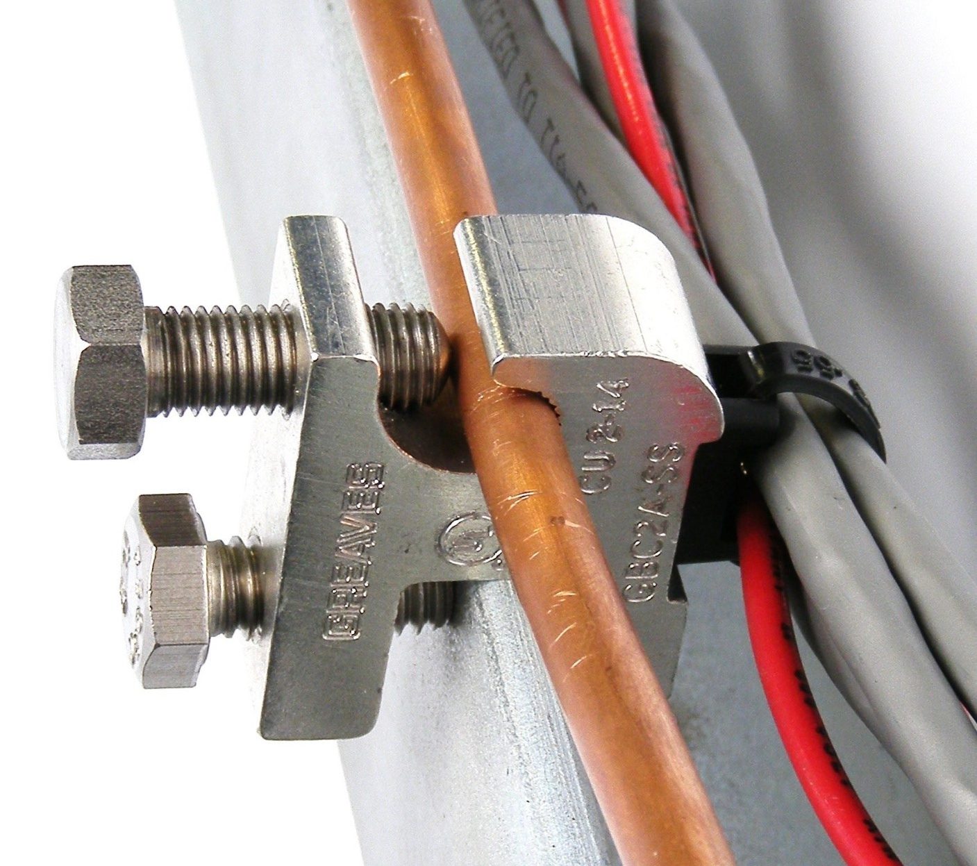 مزایای استفاده از لوله فولادی برق و بست چنگالی